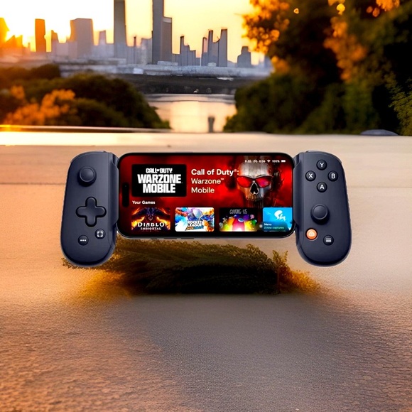 BACKBONE One Mobile Gaming Controller for Android & iPhone 15 Series (USB-C)™ - Picture 1 of 7